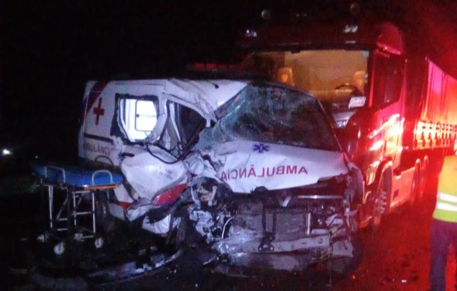 Grave acidente na BR-116 em Jequié deixa uma jovem morta e vários feridos