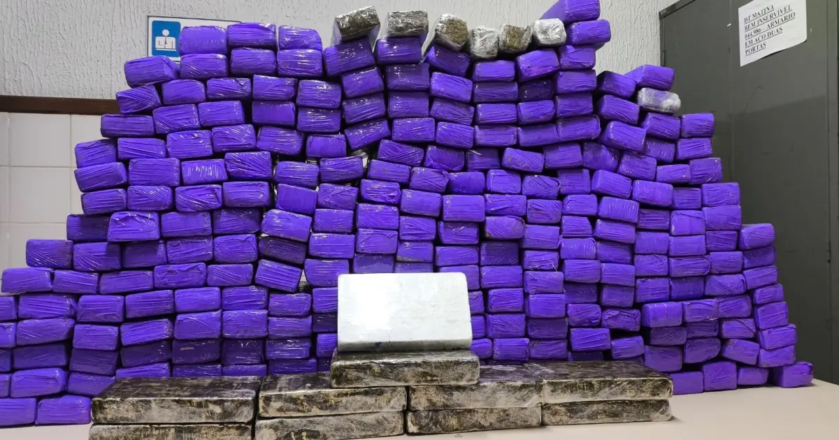 Polícia Rodoviária apreende 267 tabletes de drogas durante abordagem em Urandi