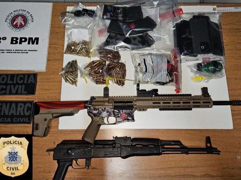 Operação policial em Arraial d’Ajuda resulta em apreensão de fuzis e confronto fatal