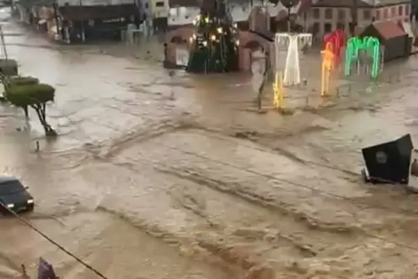 Chuvas intensas causam transtornos e deixam Poções em estado de atenção