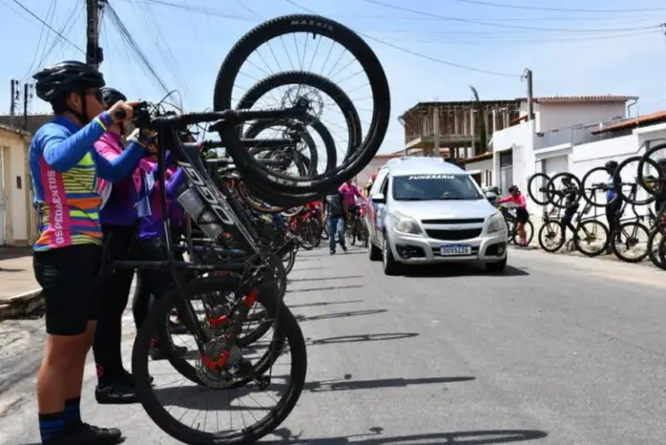 Mãe brutalmente assassinada por ciúmes: a comovente despedida de Kelli Amorim Ribeiro em Vitória da Conquista
