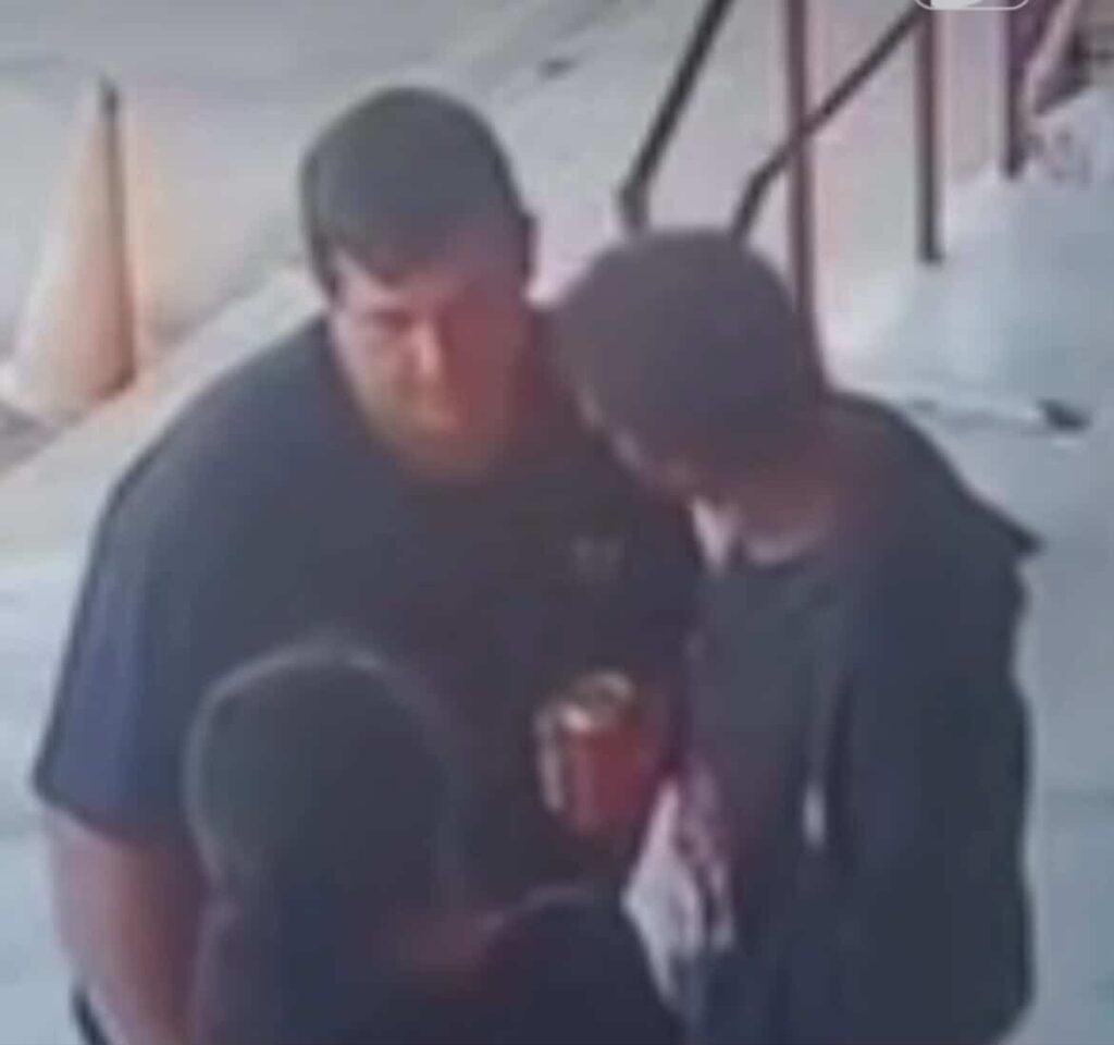 Planalto: Homem é atacado brutalmente em frente a supermercado