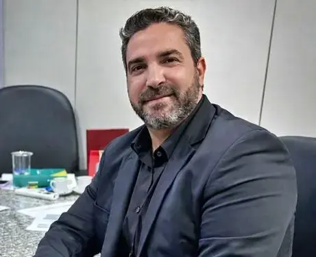 Prefeito de Riacho de Santana retorna ao cargo após reviravolta no STF