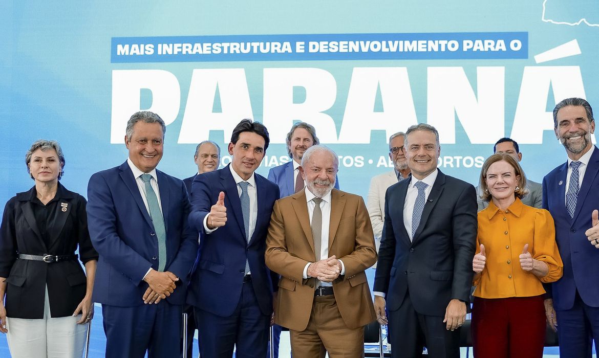 Governo federal autoriza R$ 2 bi em obras de infraestrutura no Paraná Governo federal autoriza R$ 2 bi em obras de infraestrutura no Paraná