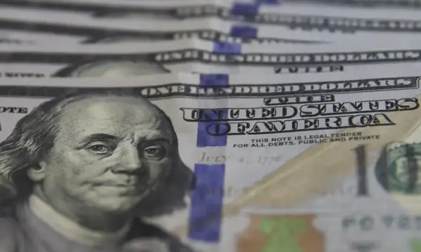 Com tensão no Irã, dólar fecha em R$ 5,32, o maior valor desde janeiro
