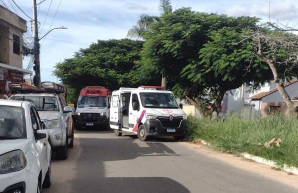 Motociclista em estado crítico após ser atropelado e arrastado em Vitória da Conquista