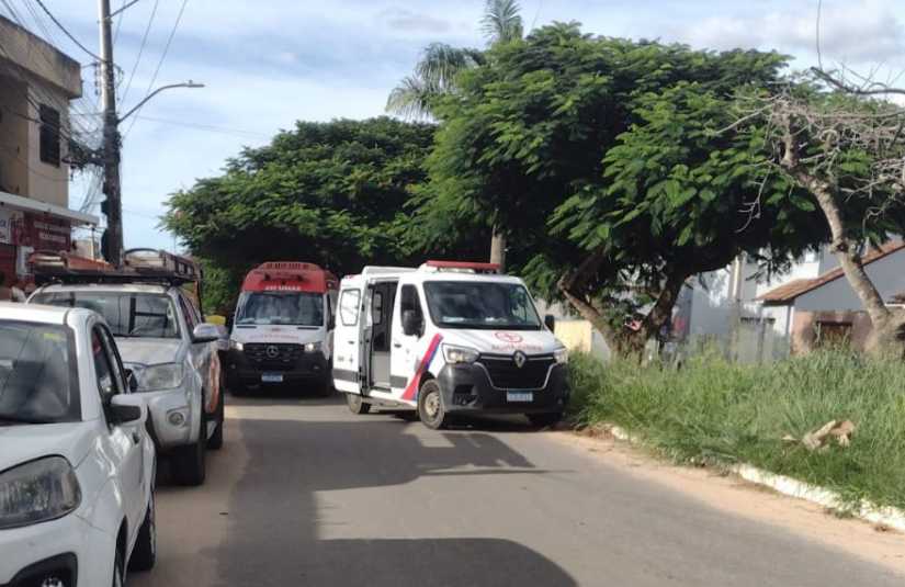 Motociclista em estado crítico após ser atropelado e arrastado em Vitória da Conquista