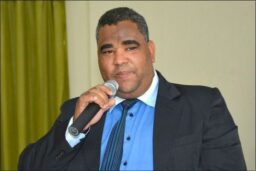 Jota Batista se posiciona em defesa de Arthur Dapé na Câmara de Eunápolis
