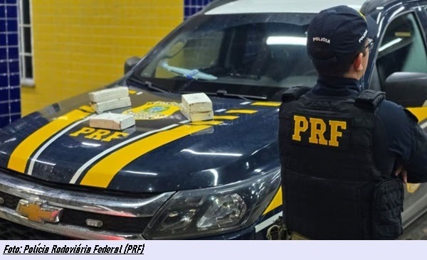 PRF prende trio e apreende 5 kg de cocaína durante fiscalização na BR-226