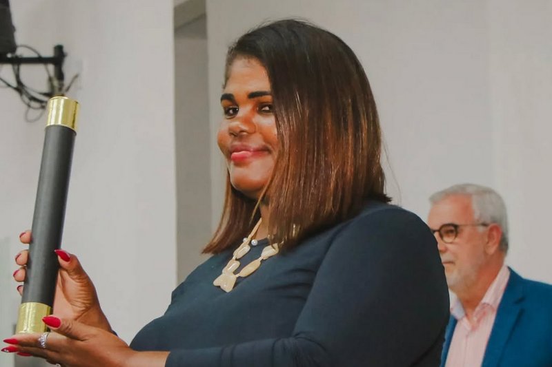 Comunidade de Vitória da Conquista presta última homenagem a Rosânia Silva