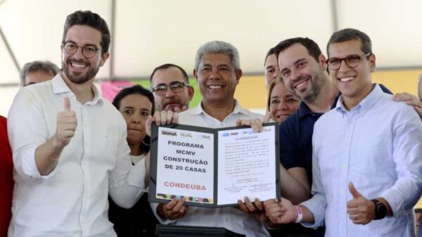 Condeúba recebe mais de R$ 319 milhões em investimentos com visita do governador