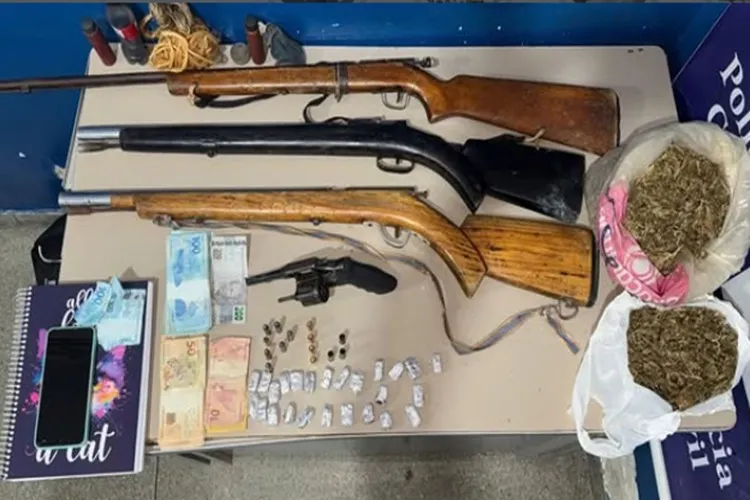 Polícia Militar Apreende Armas e Drogas em Oliveira dos Brejinhos Durante Operação