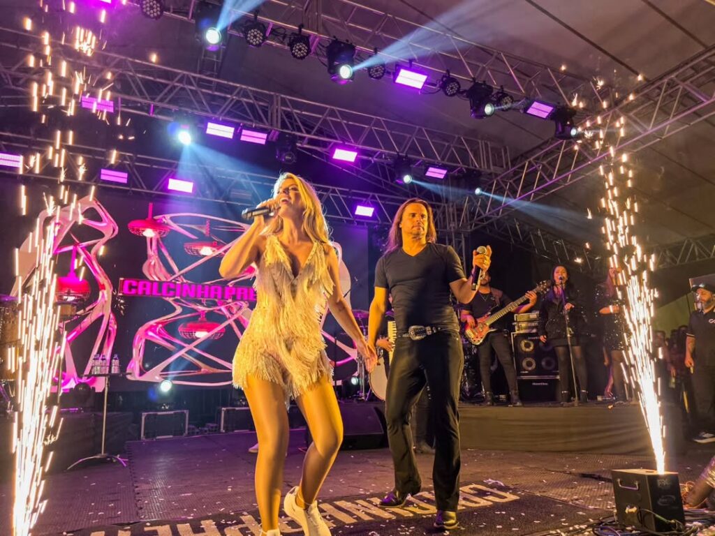 Calcinha Preta encanta público na abertura da Festa da Bandeira em Barra do Choça Calcinha Preta encanta público na abertura da Festa da Bandeira em Barra do Choça