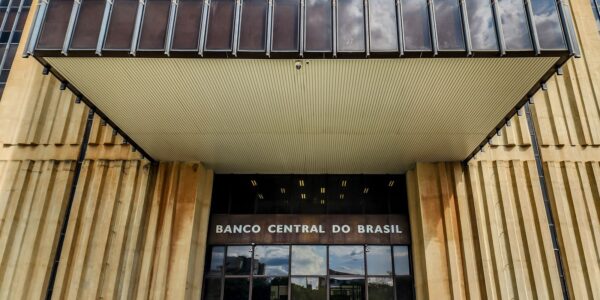 Expectativa de corte na Selic pode ocorrer esta semana, aponta mercado