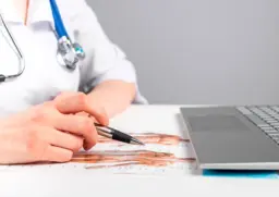 MEC anuncia corte de vagas em Medicina na Bahia após avaliação negativa