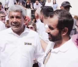 Pavimentação da BA que liga Condeúba a Caculé é celebrada pelo prefeito de Jacaraci