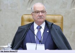 Fachin e a Crise de Confiança no STF: Desafios e Isolamento