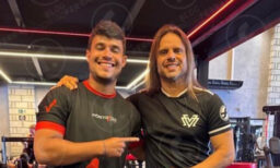 Cantor da Calcinha Preta é visto malhando em Vitória da Conquista