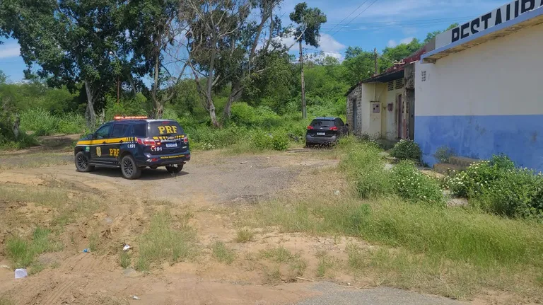 PRF apreende veículo suspeito de adulteração em Jequié, na Bahia
