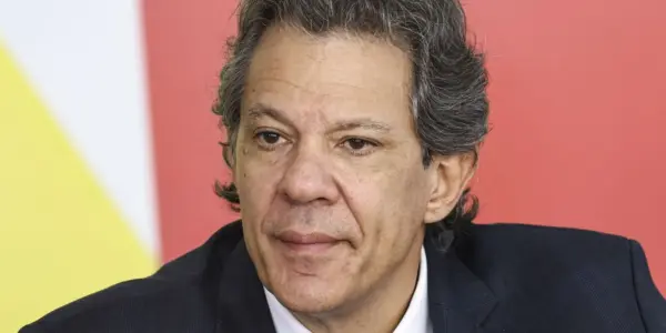 Governo propõe mudanças no ICMS para controlar preços dos combustíveis
