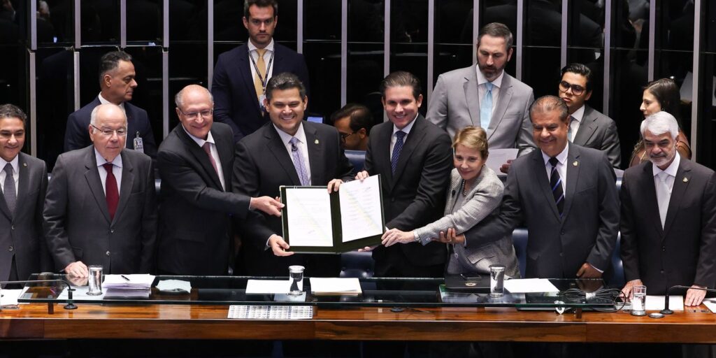 Brasil ratifica acordo histórico com a União Europeia; impactos são esperados