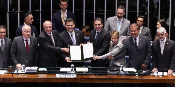 Brasil ratifica acordo histórico com a União Europeia; impactos são esperados