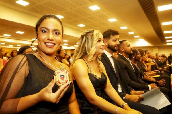 Novos policiais penais são formados em cerimônia histórica na Bahia