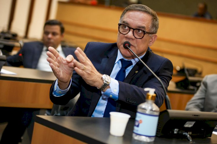 Indignação de deputado após paciente de Caculé ser esquecido após hemodiálise