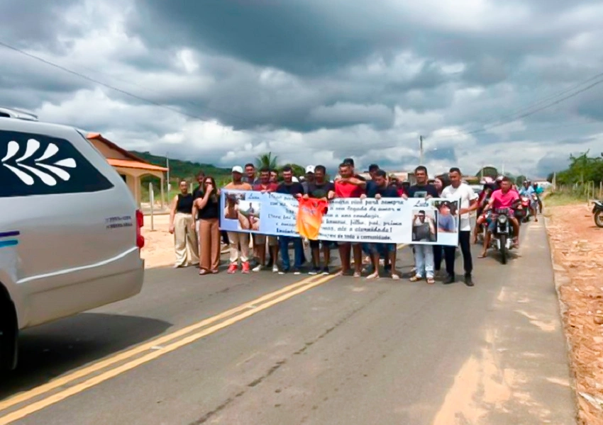 Comunidade se despede de Luan Lima Caíres em sepultamento comovente em Dom Basílio