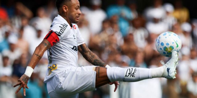 Neymar não brilha em clássico e gera dúvidas antes da convocação final