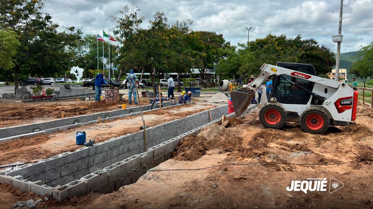 Nova fonte luminosa promete atrativos em revitalização do Alto da Prefeitura em Jequié
