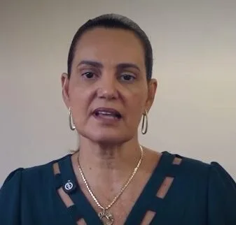 Prefeita de Vitória da Conquista Limita Interação Após Críticas em Redes Sociais