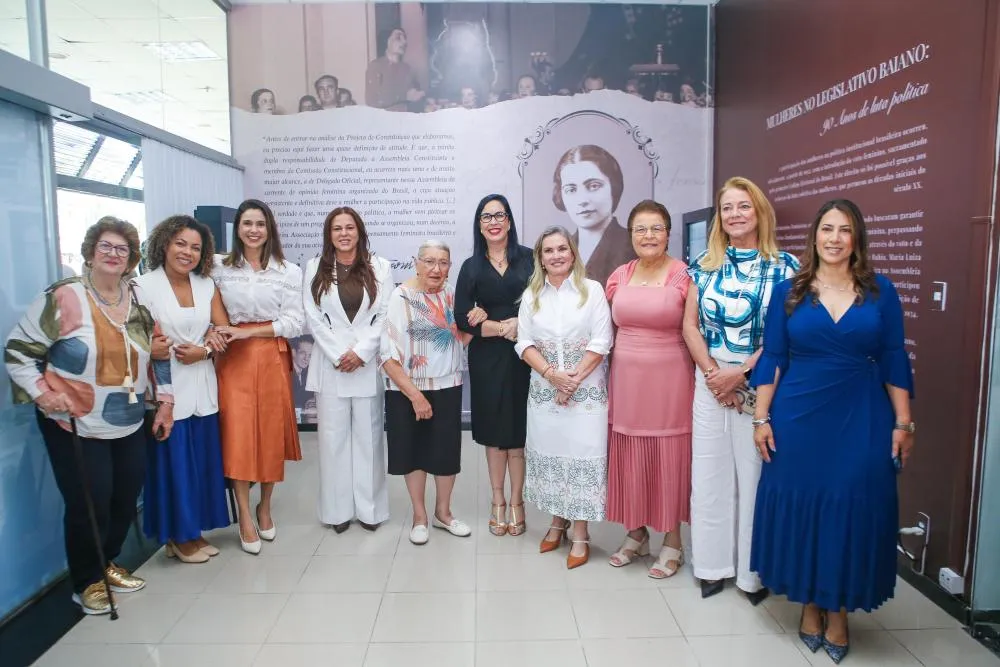 Exposição celebra 90 anos de mulheres no Legislativo da Bahia