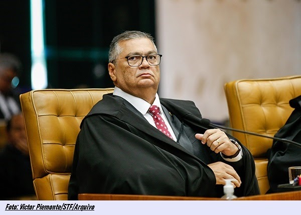 Flávio Dino revoga aposentadoria compulsória como punição para juízes