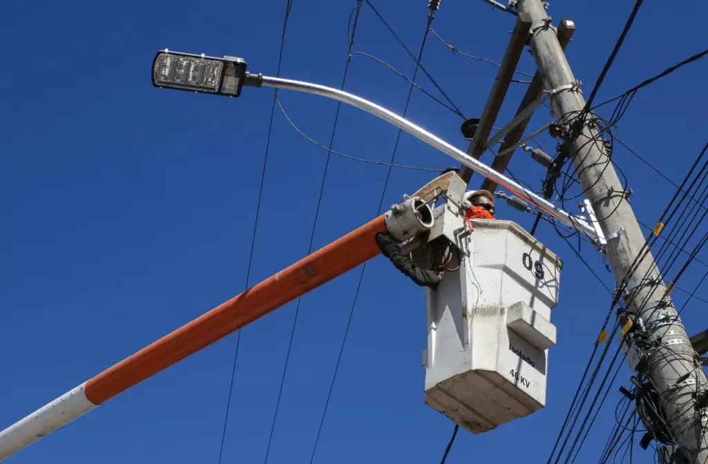 Caetité e Conde ganham novas lâmpadas de LED na iluminação pública
