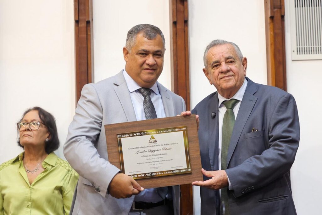 Jeandro Ribeiro é homenageado com título de Cidadão Baiano na ALBA