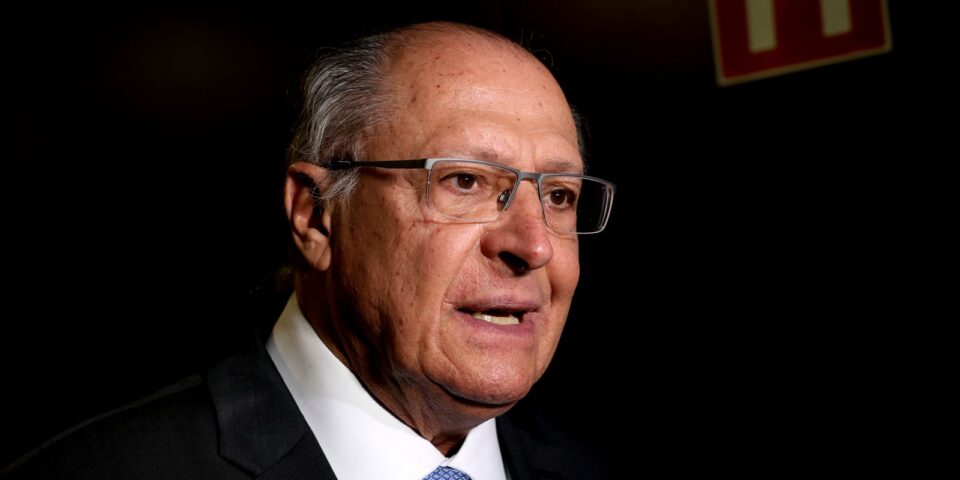 Alckmin destaca medidas do governo para conter aumento no preço do diesel Alckmin destaca medidas do governo para conter aumento no preço do diesel