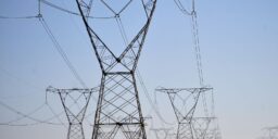 Críticas surgem após leilão de energia priorizar usinas poluentes