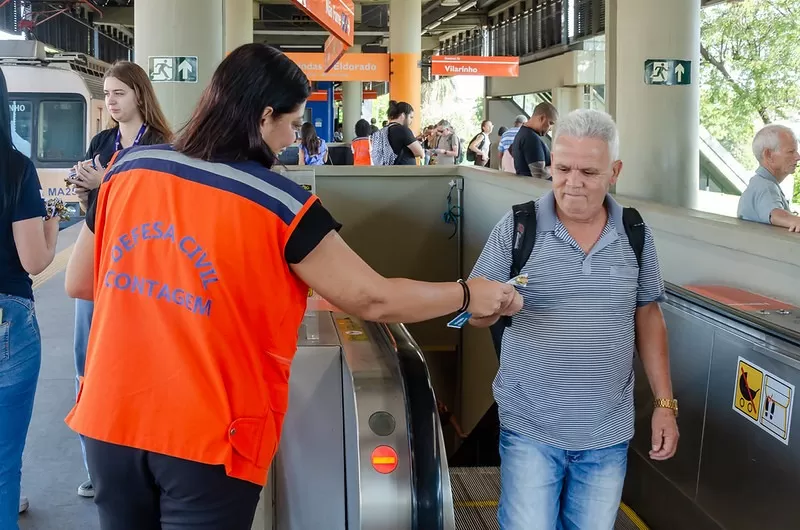 Defesa Civil promove ação educativa sobre riscos climáticos em Contagem