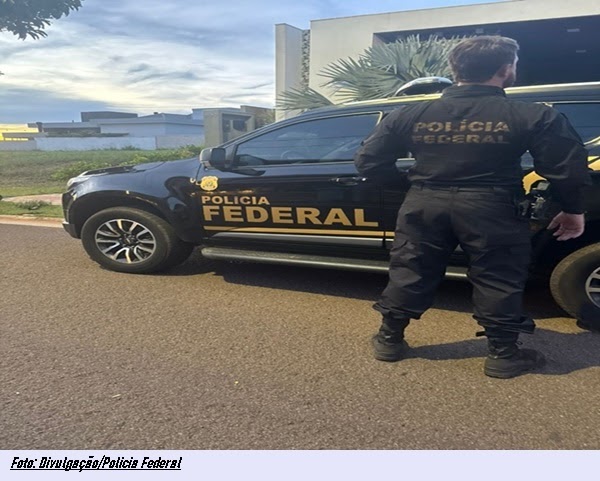 PF e Receita Federal desmantelam esquema de contrabando com agentes públicos em operação