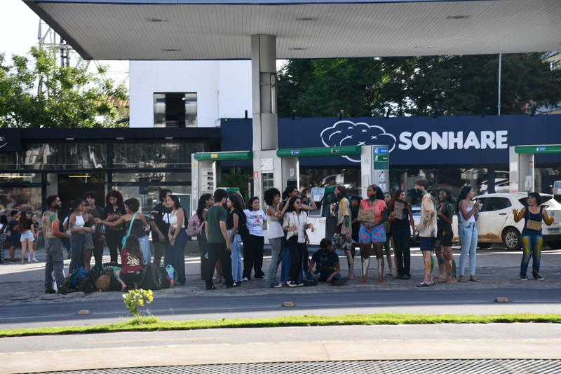 Estudantes de Vitória da Conquista arrecadam fundos para festas de recepção
