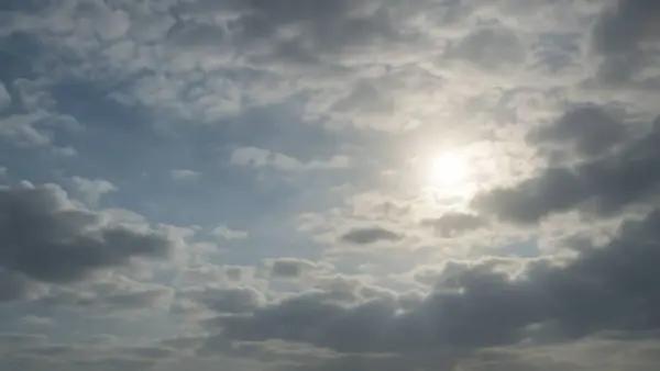 Previsão do Tempo em Barreiras: Céu Nublado e Calor Persistente