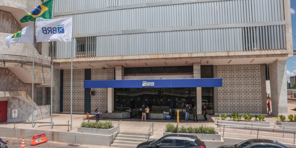 Justiça interrompe uso de terrenos públicos como garantia para Banco de Brasília