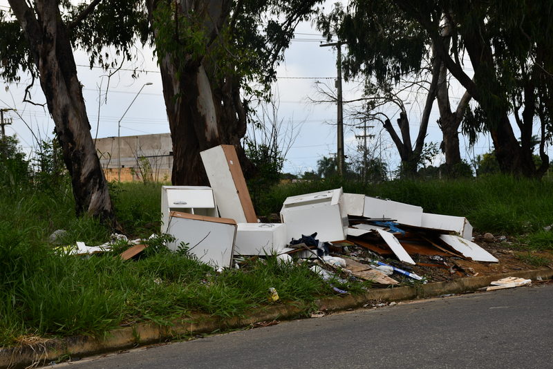 Vitória da Conquista pode aplicar multas pesadas por terrenos sujos