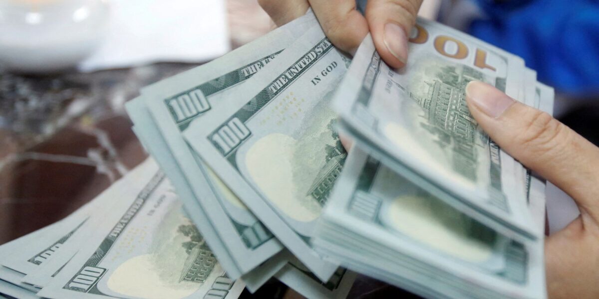 Dólar tem queda de 1,6% e fecha em R$ 5,23 com melhora no cenário internacional Dólar tem queda de 1,6% e fecha em R$ 5,23 com melhora no cenário internacional