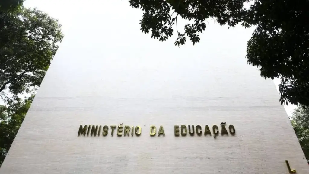 MEC impõe restrições a cursos de Medicina com notas baixas no Enamed