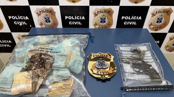 Operação da Polícia Civil em Vitória da Conquista apreende R$ 150 mil e investiga facção