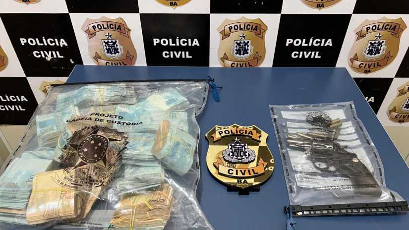 Operação da Polícia Civil em Vitória da Conquista apreende R$ 150 mil e investiga facção