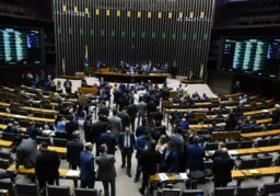 CPI do Banco Master gera tensão política entre senadores e deputados