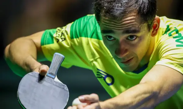 Calderano derrota anfitrião em estreia no WTT Champions, na China